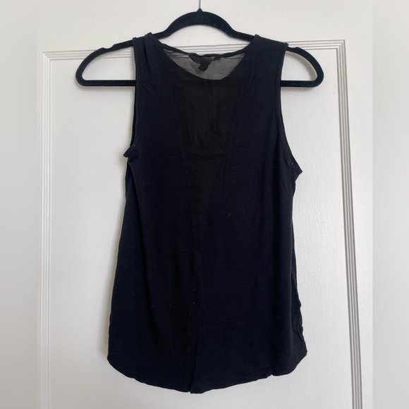 Banana Republic mesh v-insert tank XS - Picture 3 of 5